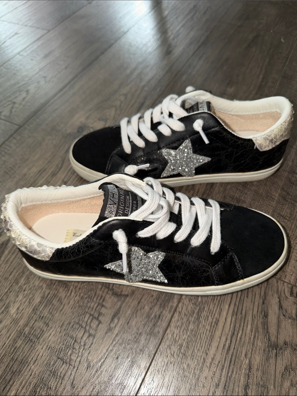 Vintage Havana Black & White Low-Top Sneakers Sz 7.5